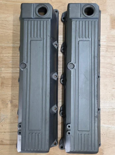 Yanmar 4LHA series Valve cover.
This “Take Off” is in very good condition ,we have 5 units available. This is the valve cover or Bonnet Assembly for all 4LHA series engines as 4LHA-STE(P) / 4LHA-THE(P) / 4LHA-DTZE(P)