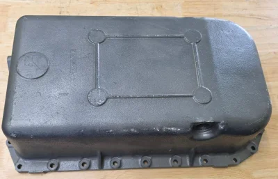 Yanmar Oil Pan for 4LH-THE. This is a “Take Off” Oil pan for yanmar 4LH-THE/TE series. 
Note: same dimensions and shape as 4LHA series but can’t used in LHA series since this old style oil pan don’t have the Oil fitting connections in the